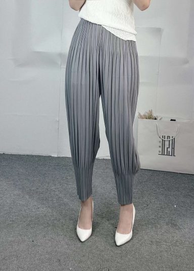 Vanite Couture. Pleated Tapered Pant.