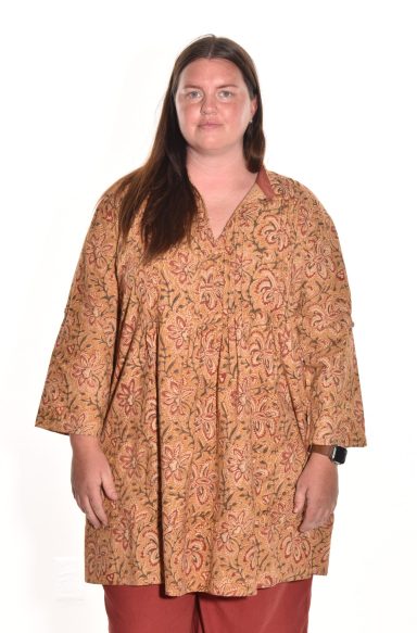 Lea. The Pintuck Tunic With Kalamkari Handblock Print in Organic Cotton.