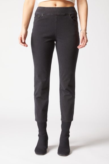 Habitat. Stonewash Cotton Span Capri Knit Jean. #31569.